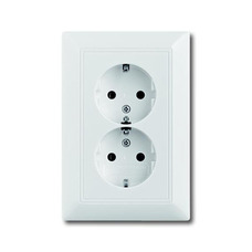 BASIC55 2-GANG SOCKET OUTLET SCHUKO